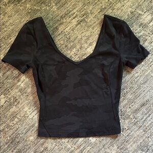 Lululemon Black Camouflage Women's crop Top - short sleeve - small/xs
